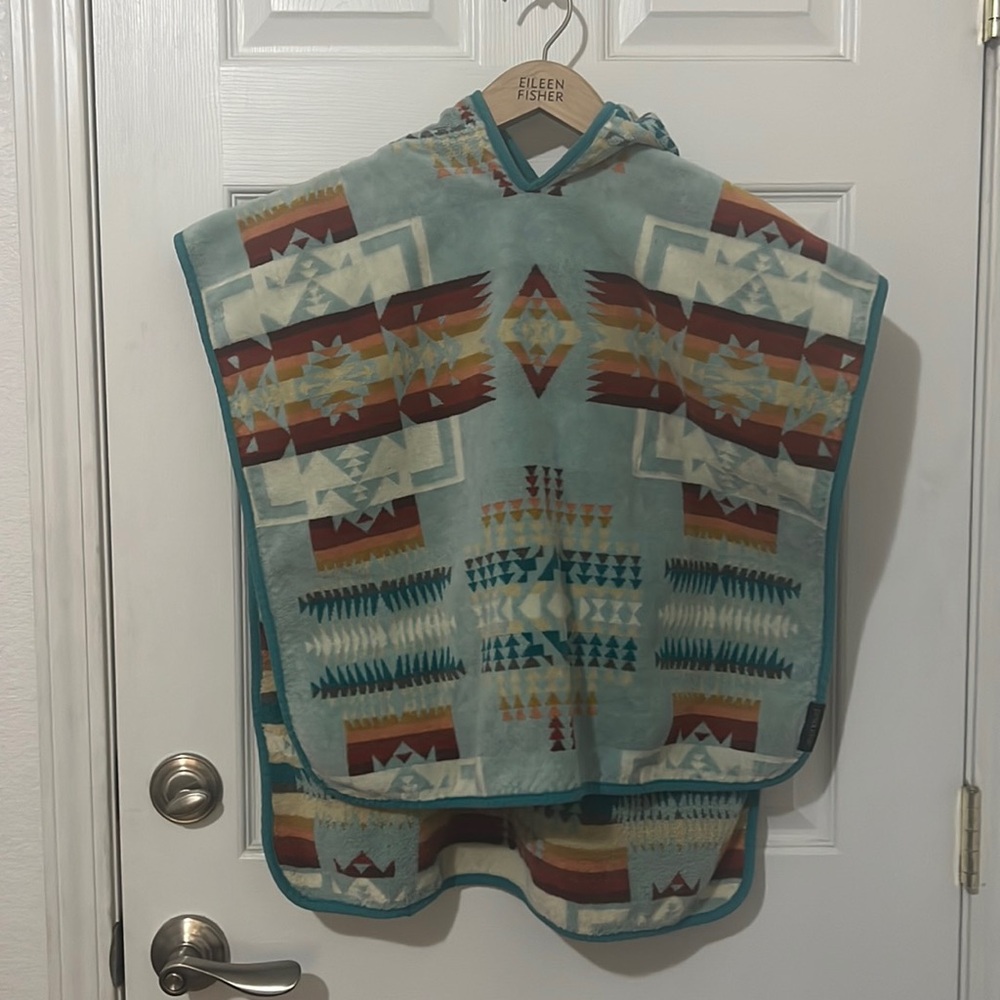 CHIEF JOSEPH HOODED KIDS' TOWEL